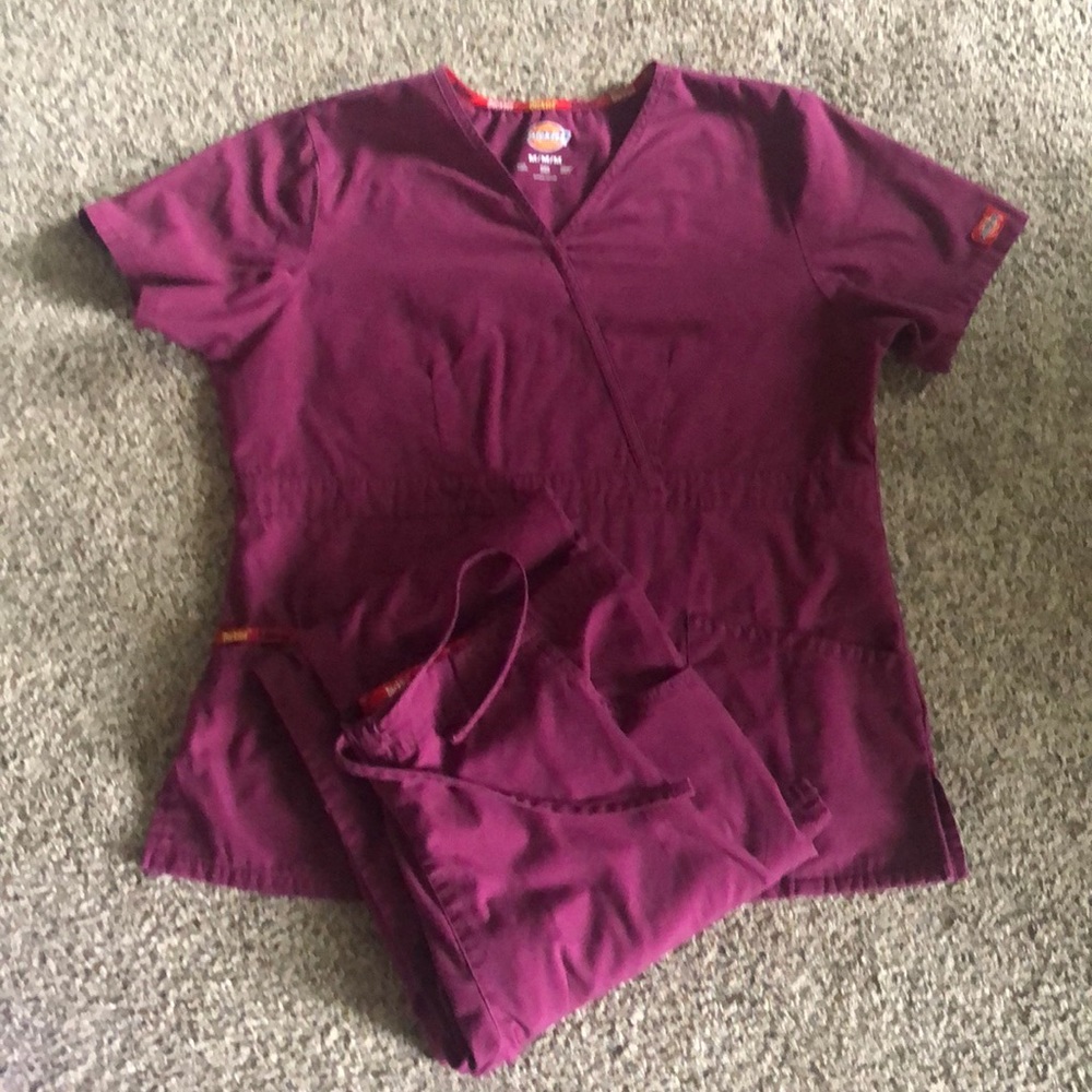 Dickies scrub set